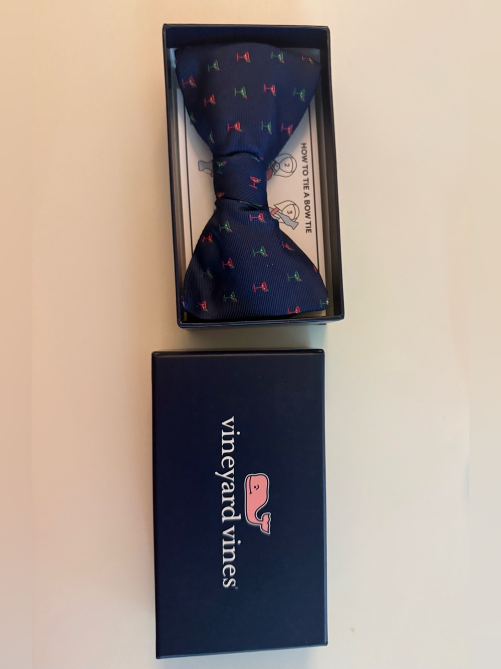 Vineyard Vines Men’s Navy Bow Tie -  Holiday Martini, New in Box